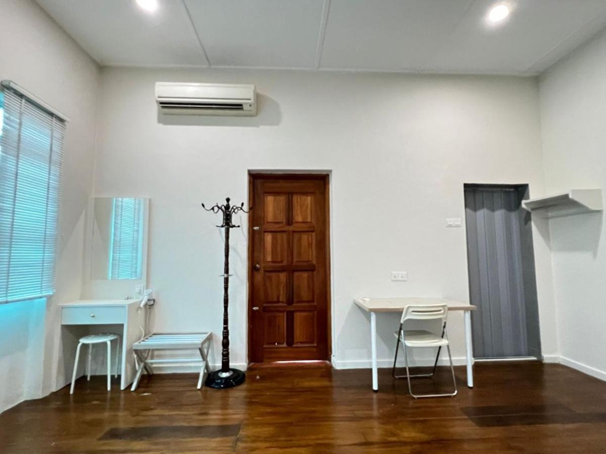 Myroom Georgetown, Off Jalan Burma, Gurney Drive Екстериор снимка
